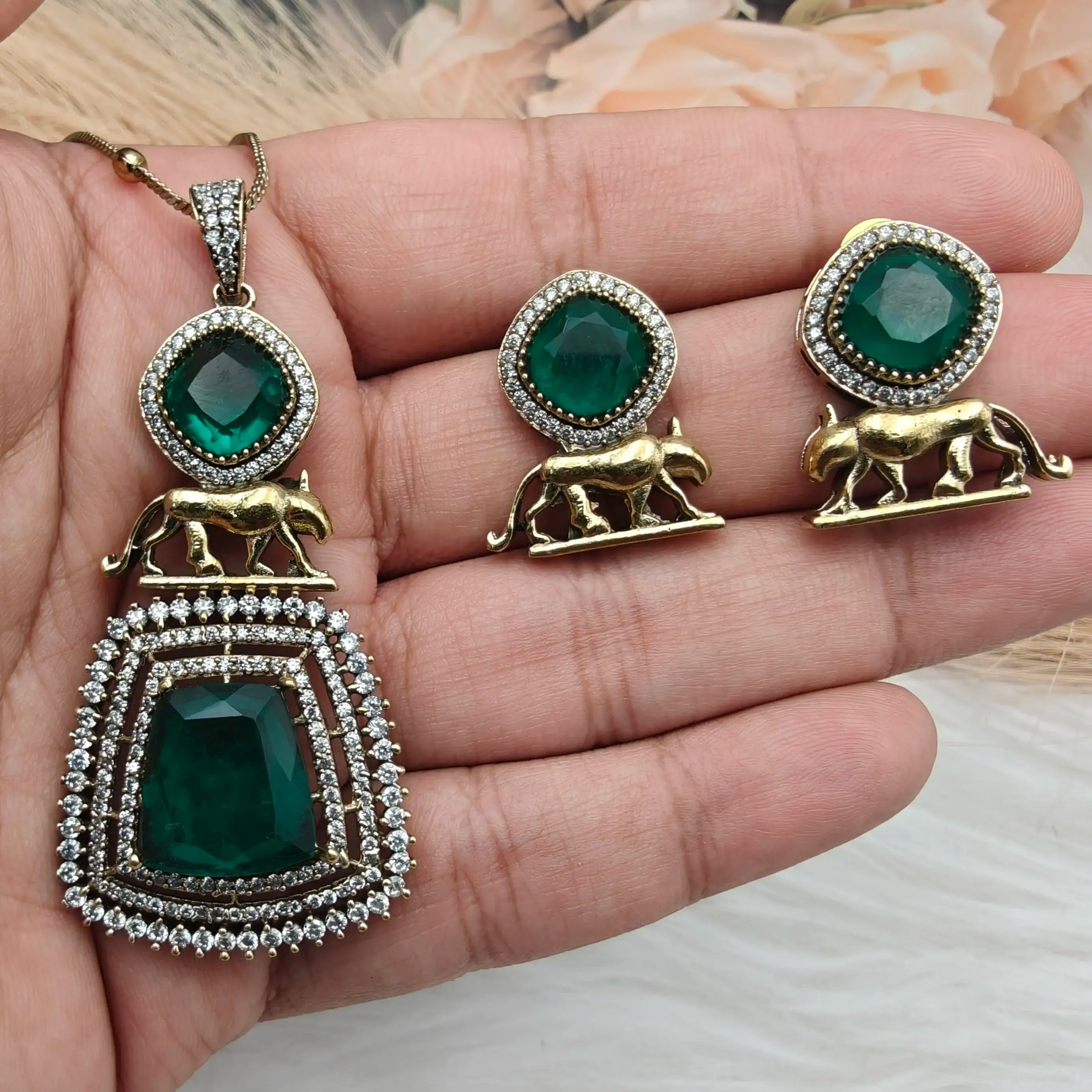 Sabyasachi Inspired Kayera Jaguar Doublet Pendant Set - Emerald Green