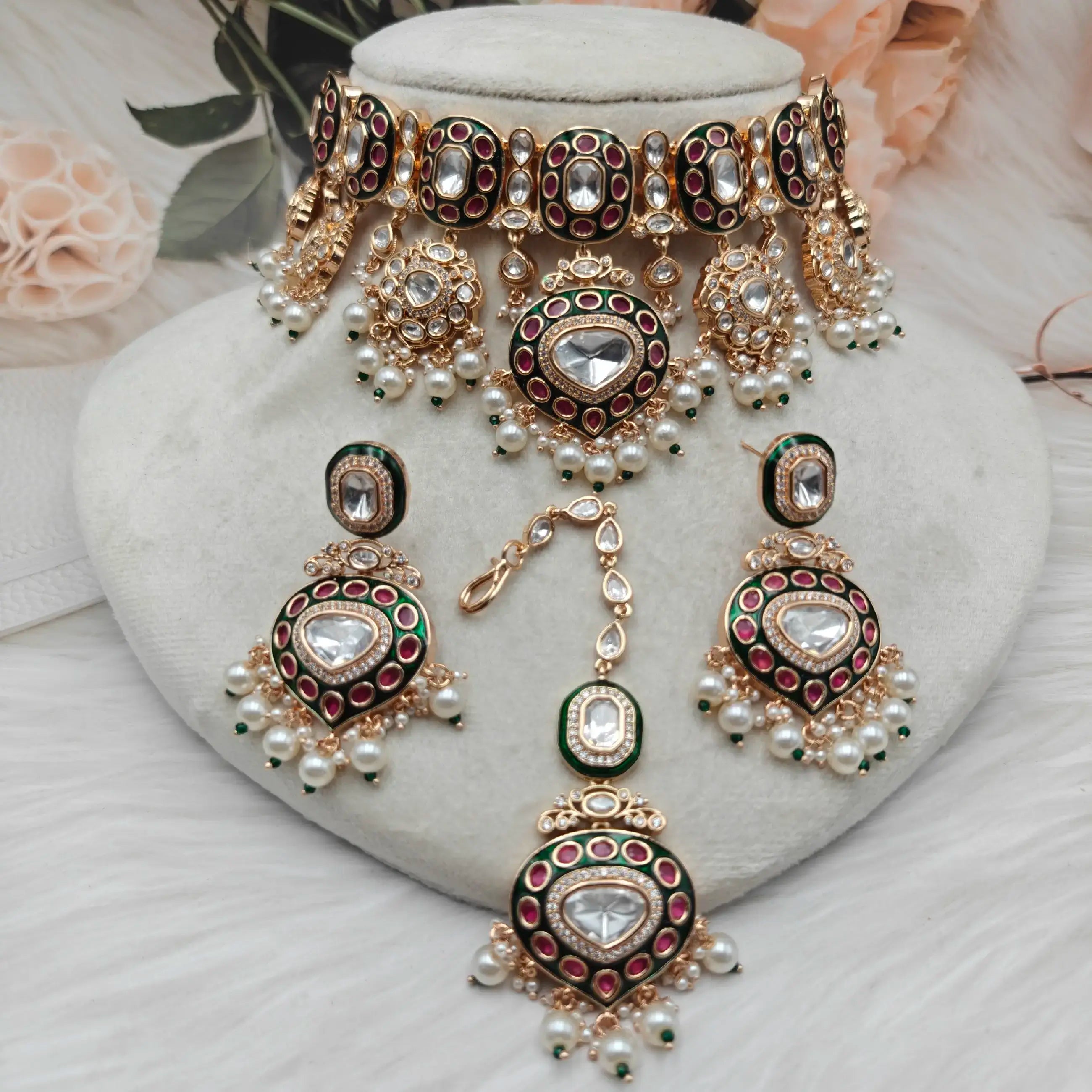 Ahilya Sunheri Moissanite Kundan Necklace Set