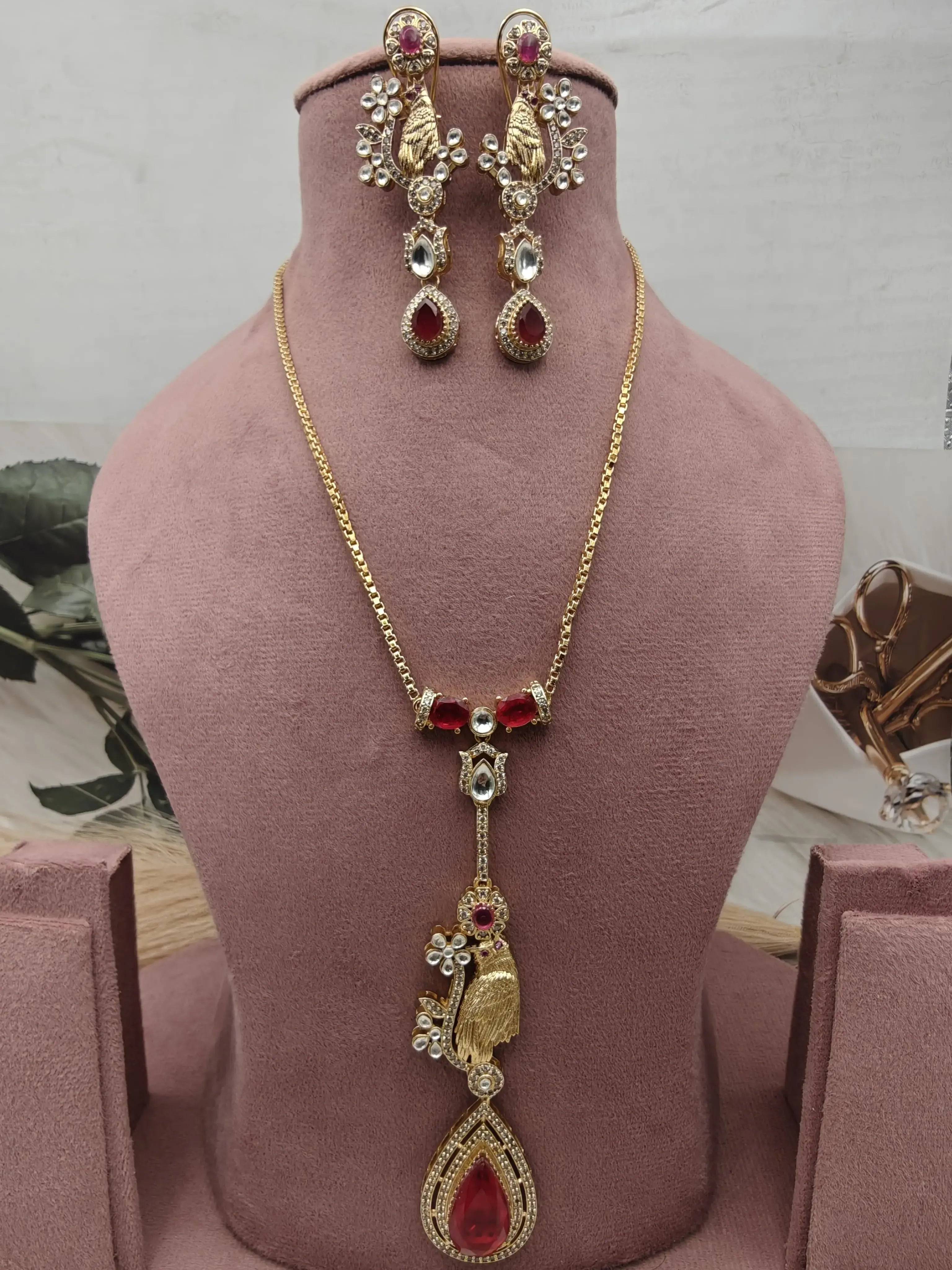 Owl-inspired Doublet Pendant Set - Red